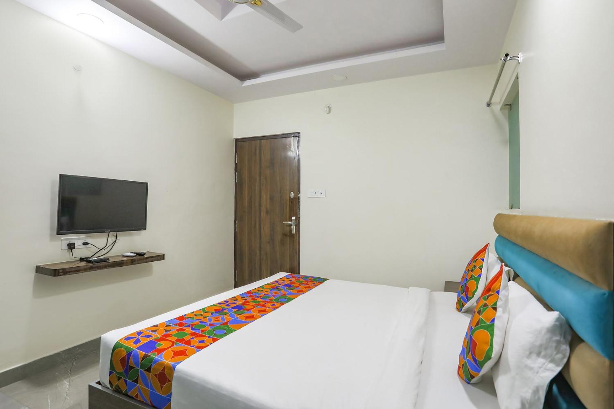 Fabhotel Sm Palace Chinhat Exterior photo