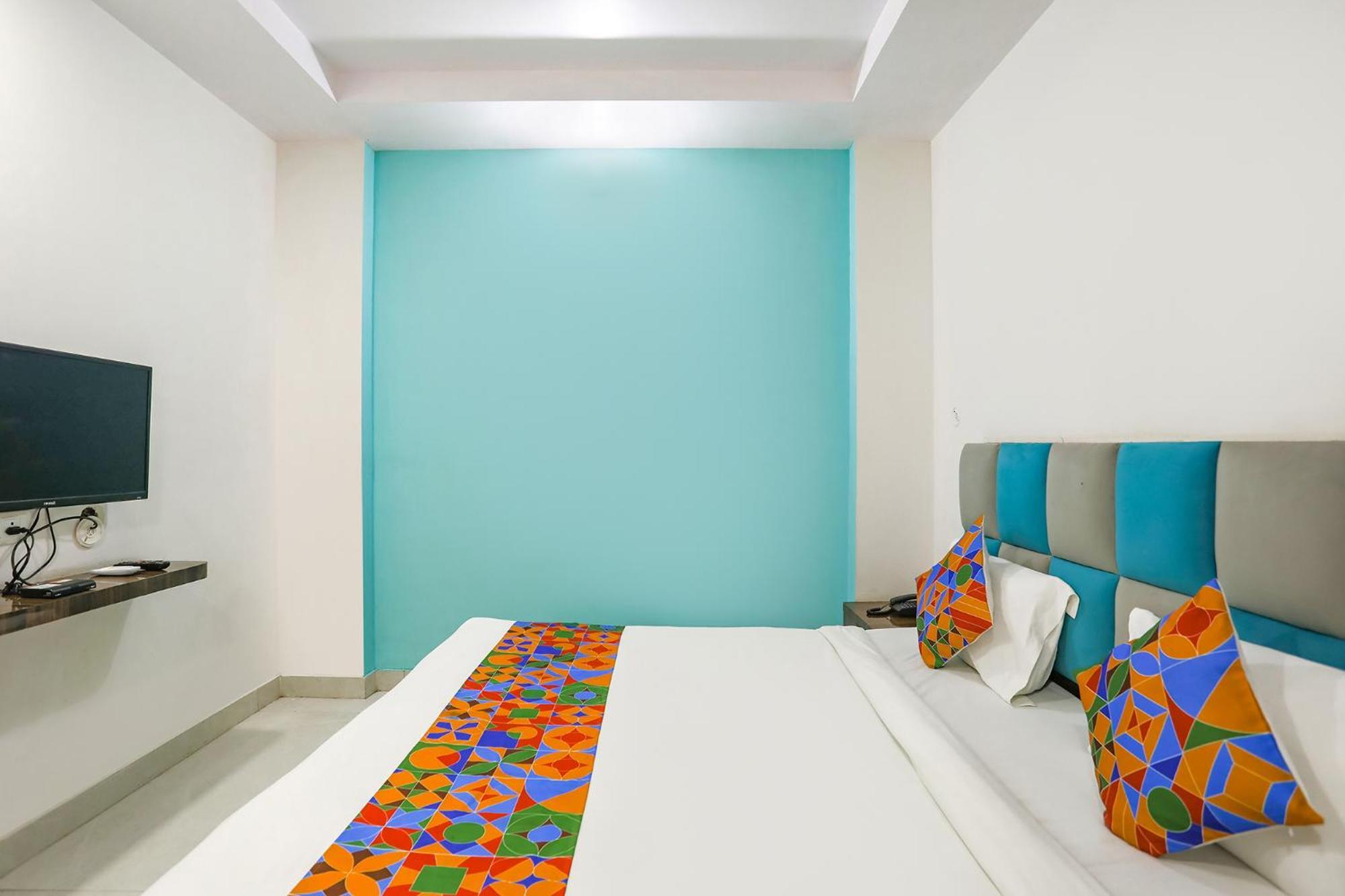 Fabhotel Sm Palace Chinhat Exterior photo